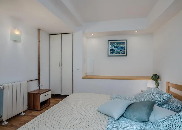 Apartments D